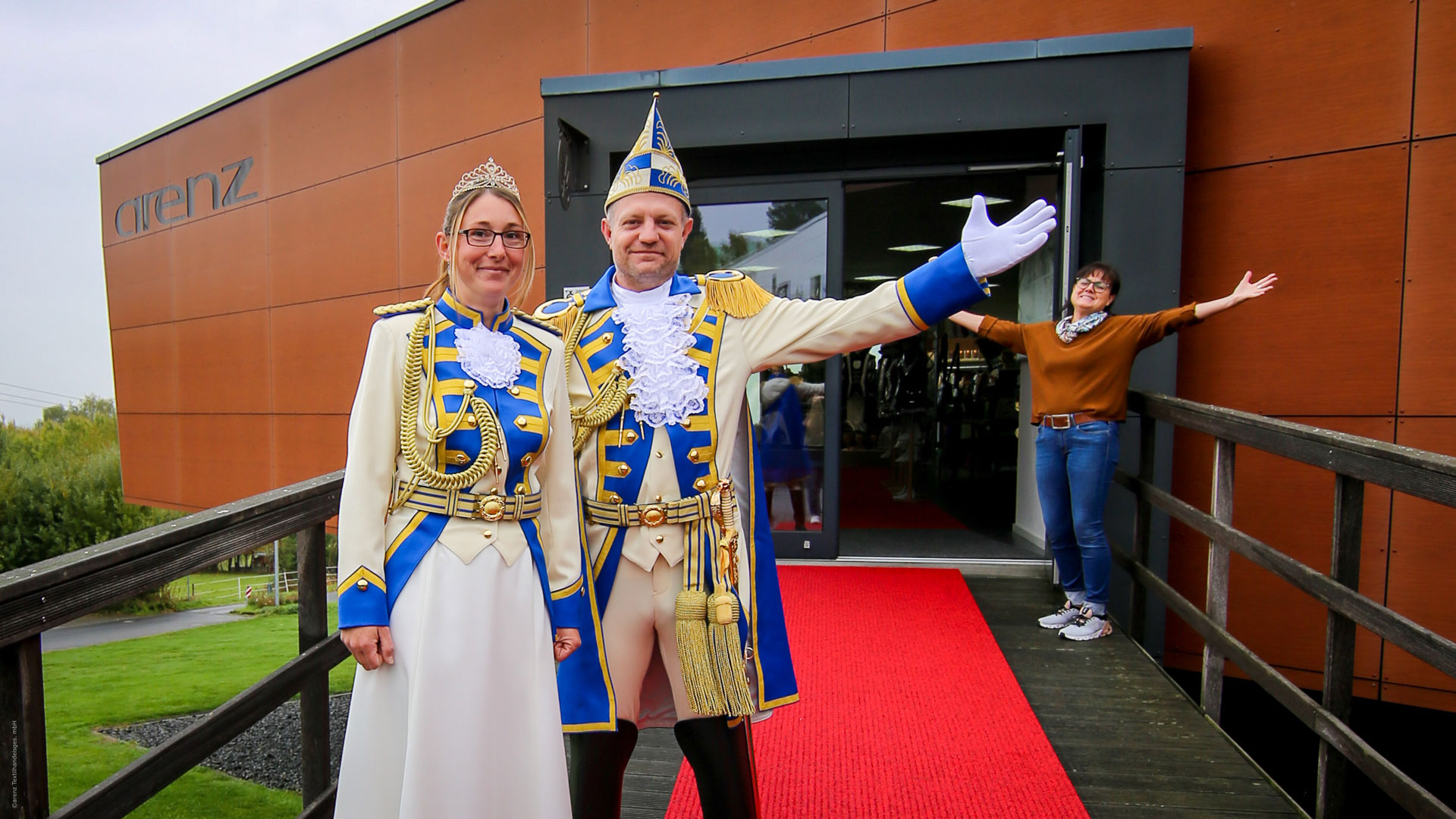 Prinzen Uniform für Herren und Damen aus der Karnevalsschneiderei arenz in Dernbach.